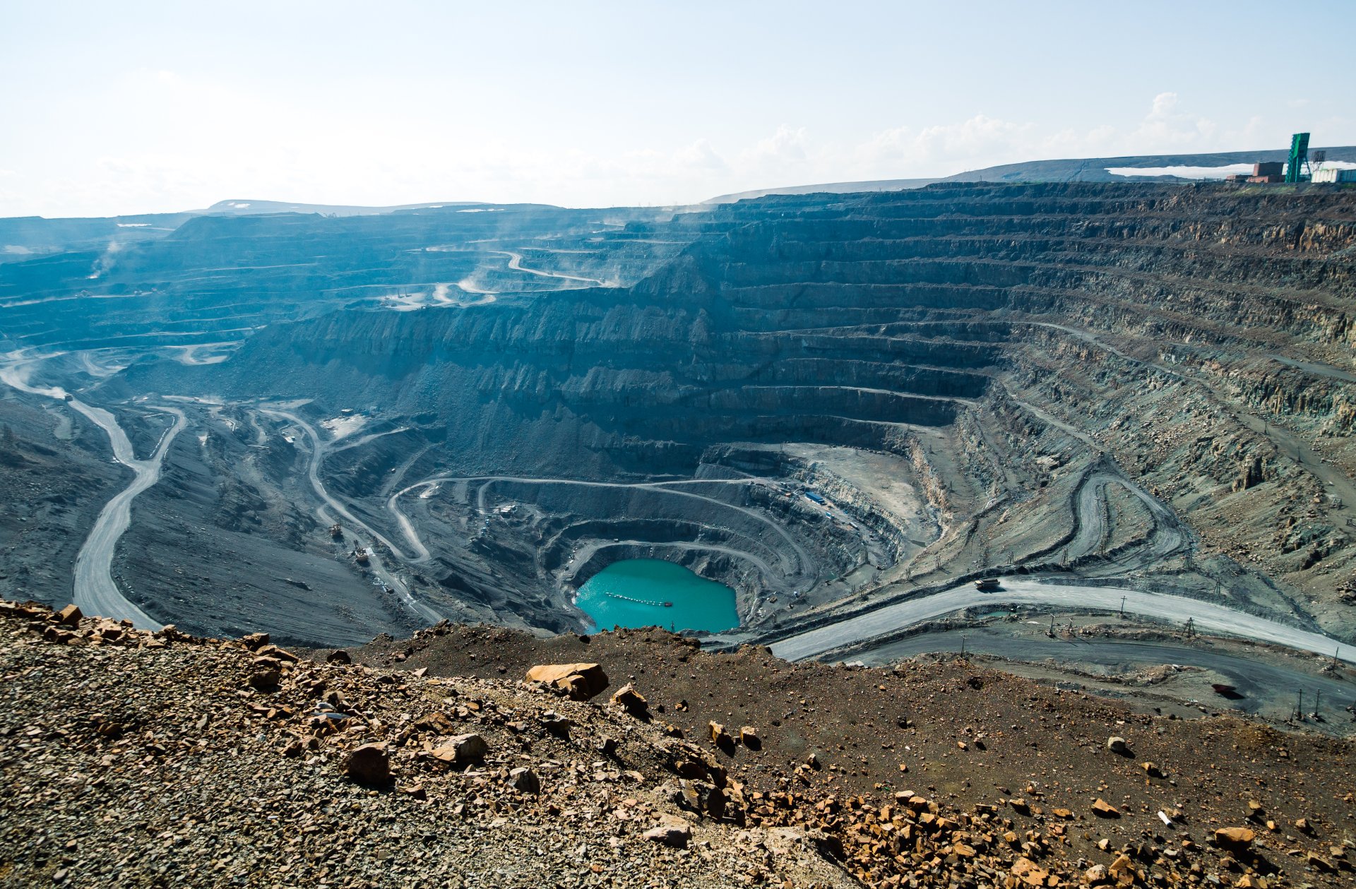 The Bear Creek Quarry. The depth of the quarry is about 400 meters.
