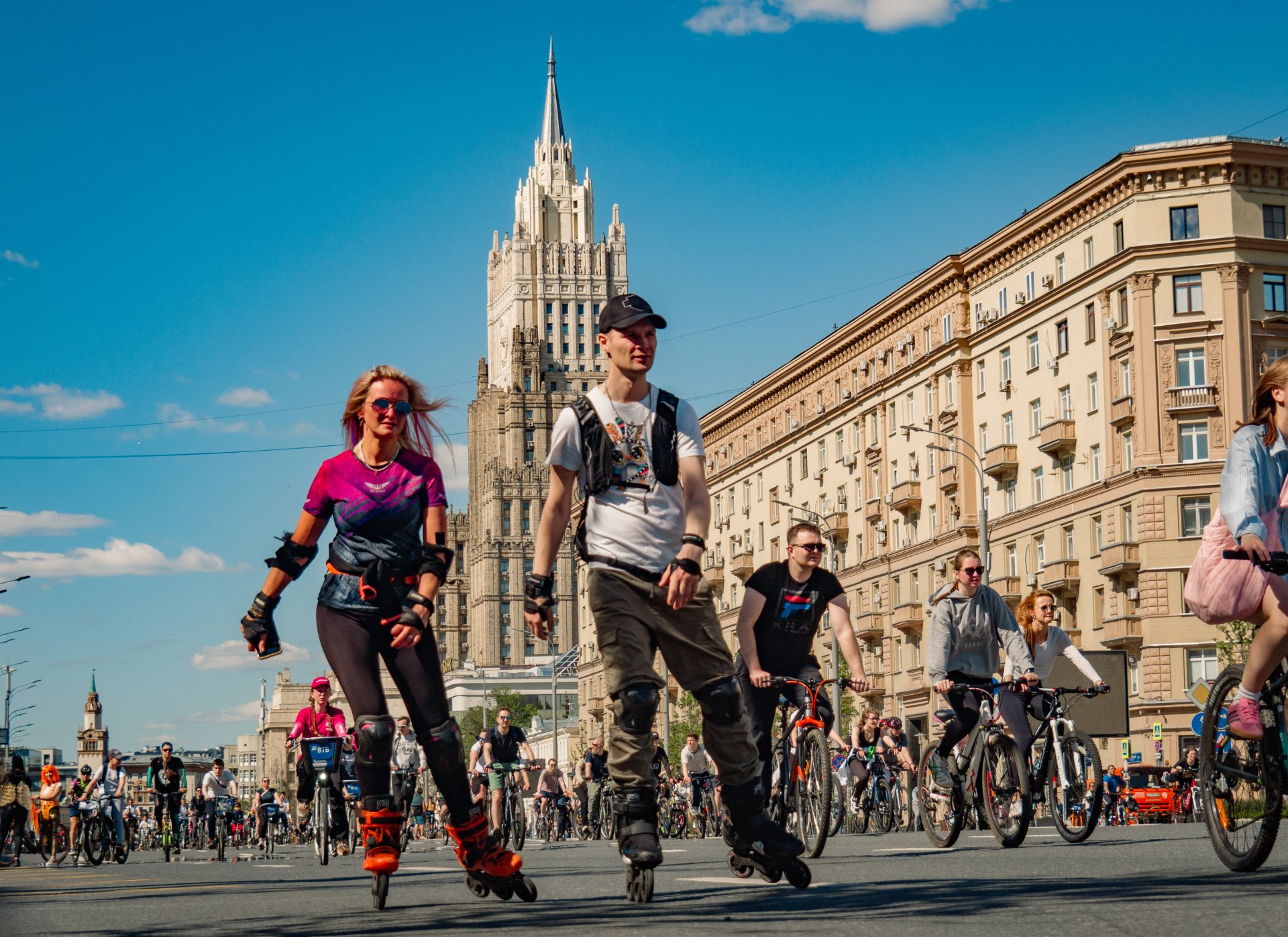 In addition to cyclists, roller skaters also took part in the parade.