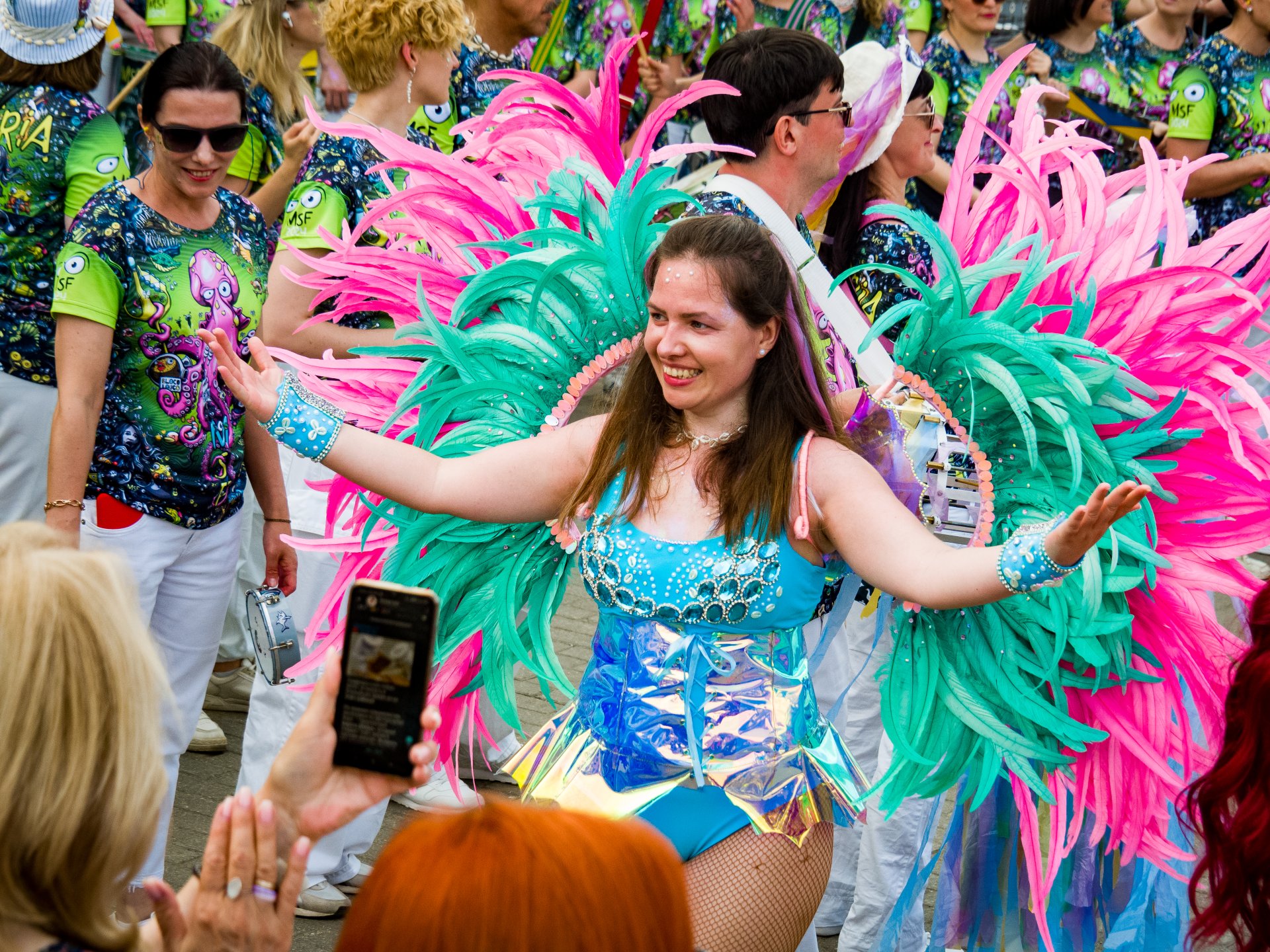 This year the theme of the festival was the sea. That is why there was a lot of blue in the colors of the costumes of the carnival participants
