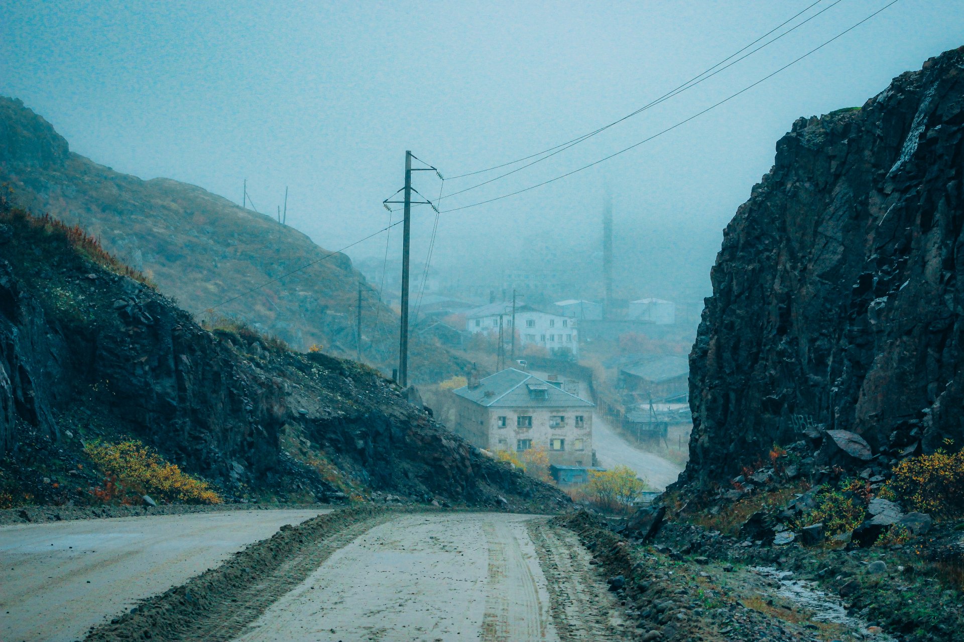 The decline in the village began in the 1960s, when the center of the district was moved to the neighboring city of Severomorsk.