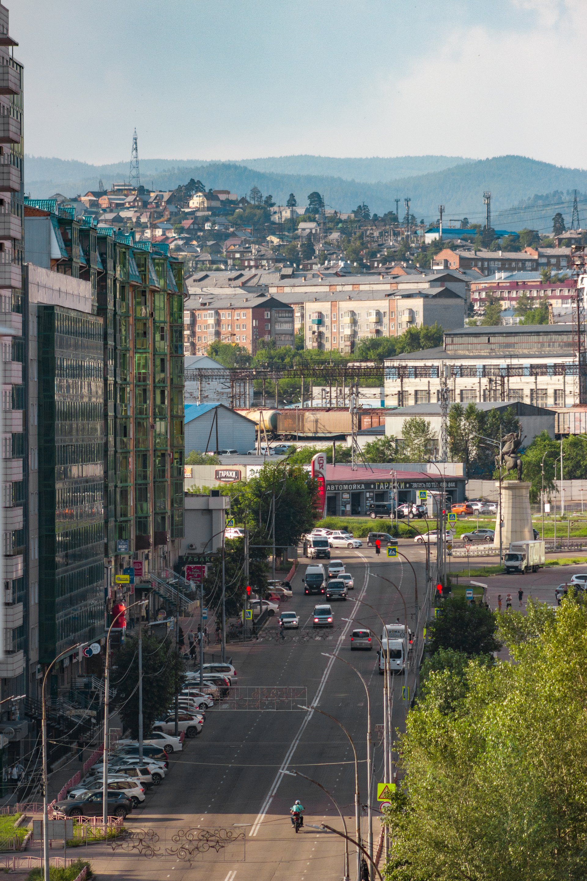 The city has a mixed type of architecture, most of it consists of single-story houses, but in the center there are some high-rise buildings.