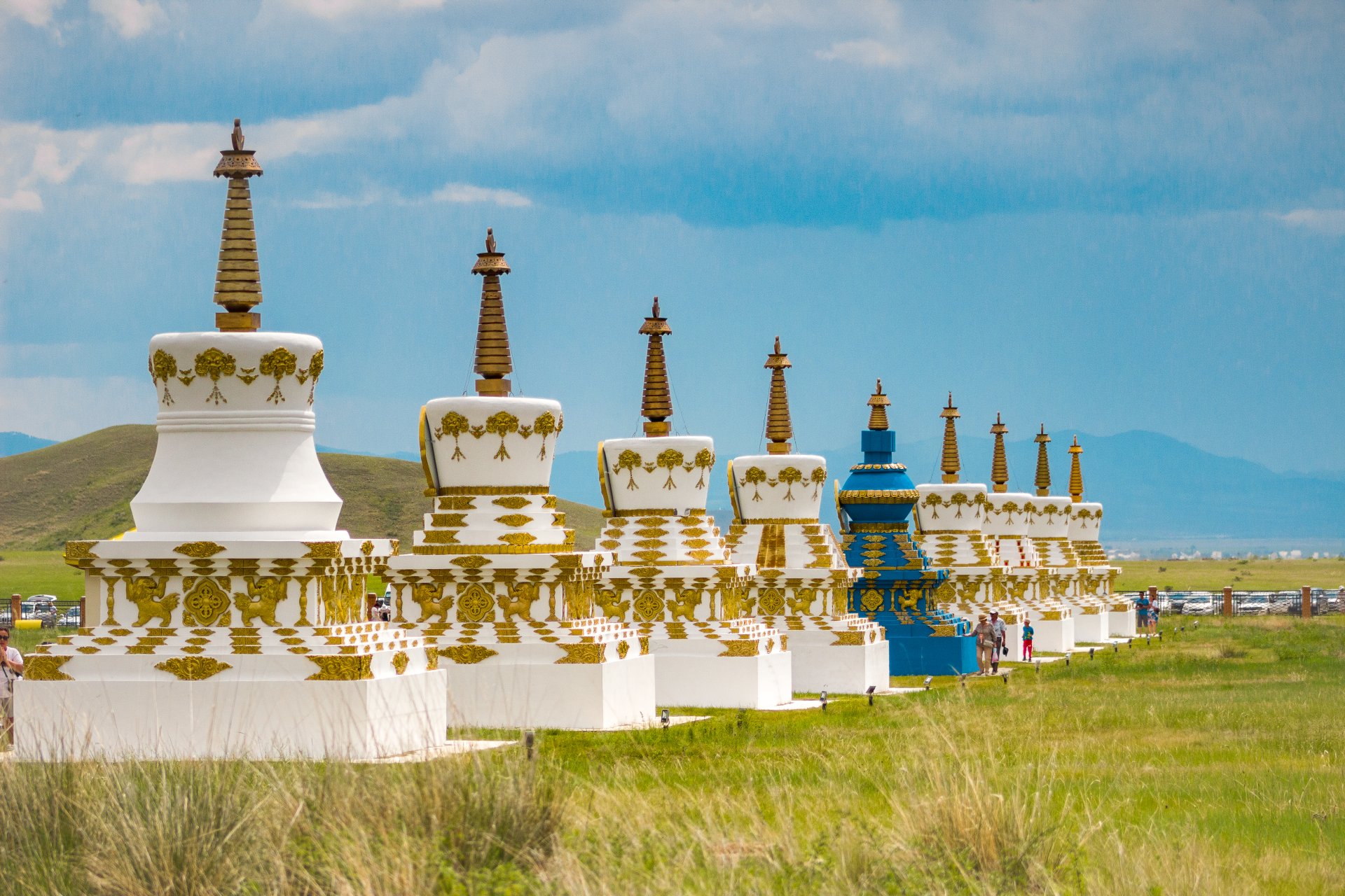 Each of the stupas traditionally symbolizes the great deeds of Buddha Shakyamuni. From birth, gaining wisdom, achieving enlightenment.