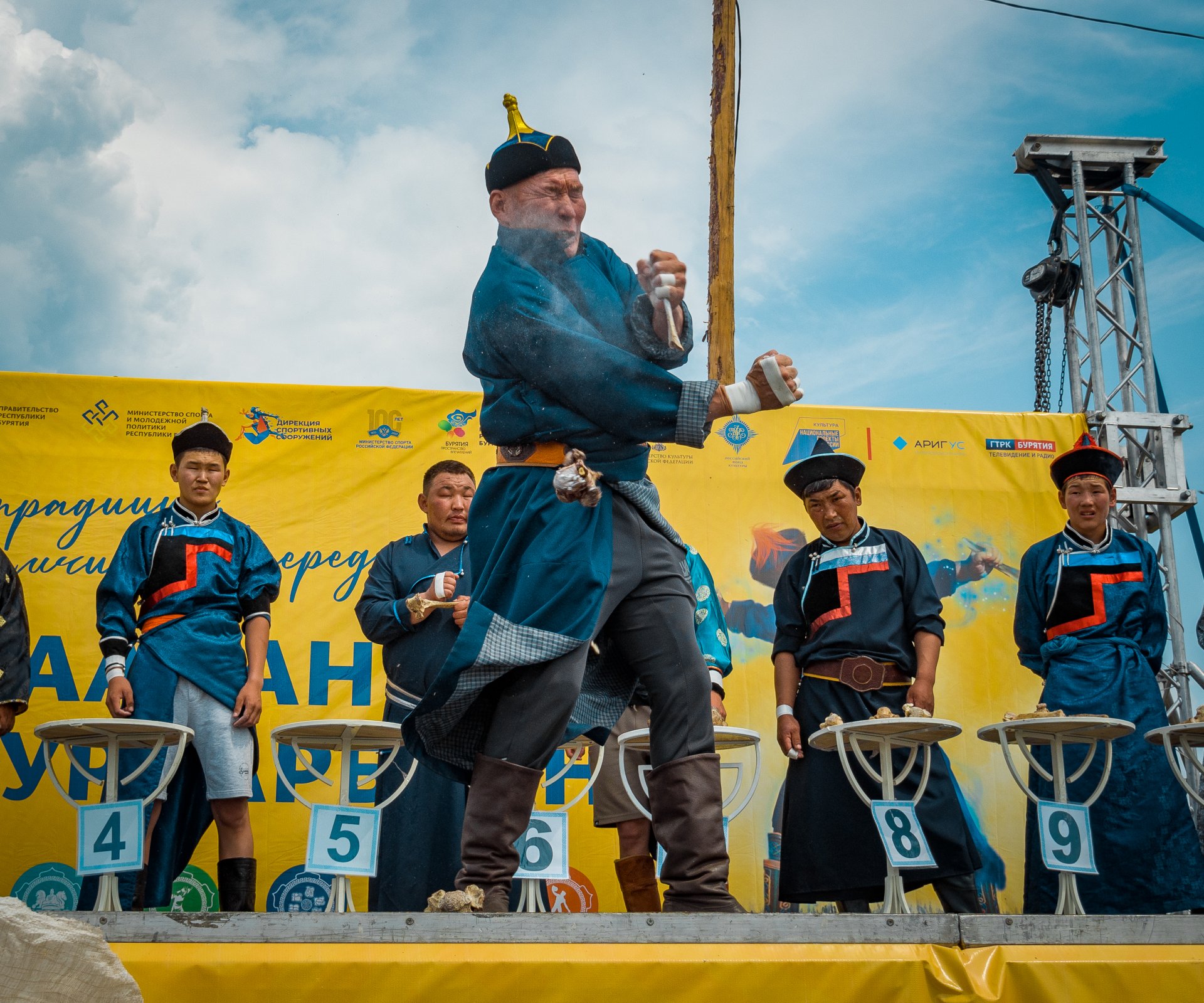 National competition "Kheer Shaalgan" (breaking a cow's backbone with the palm of the hand).
