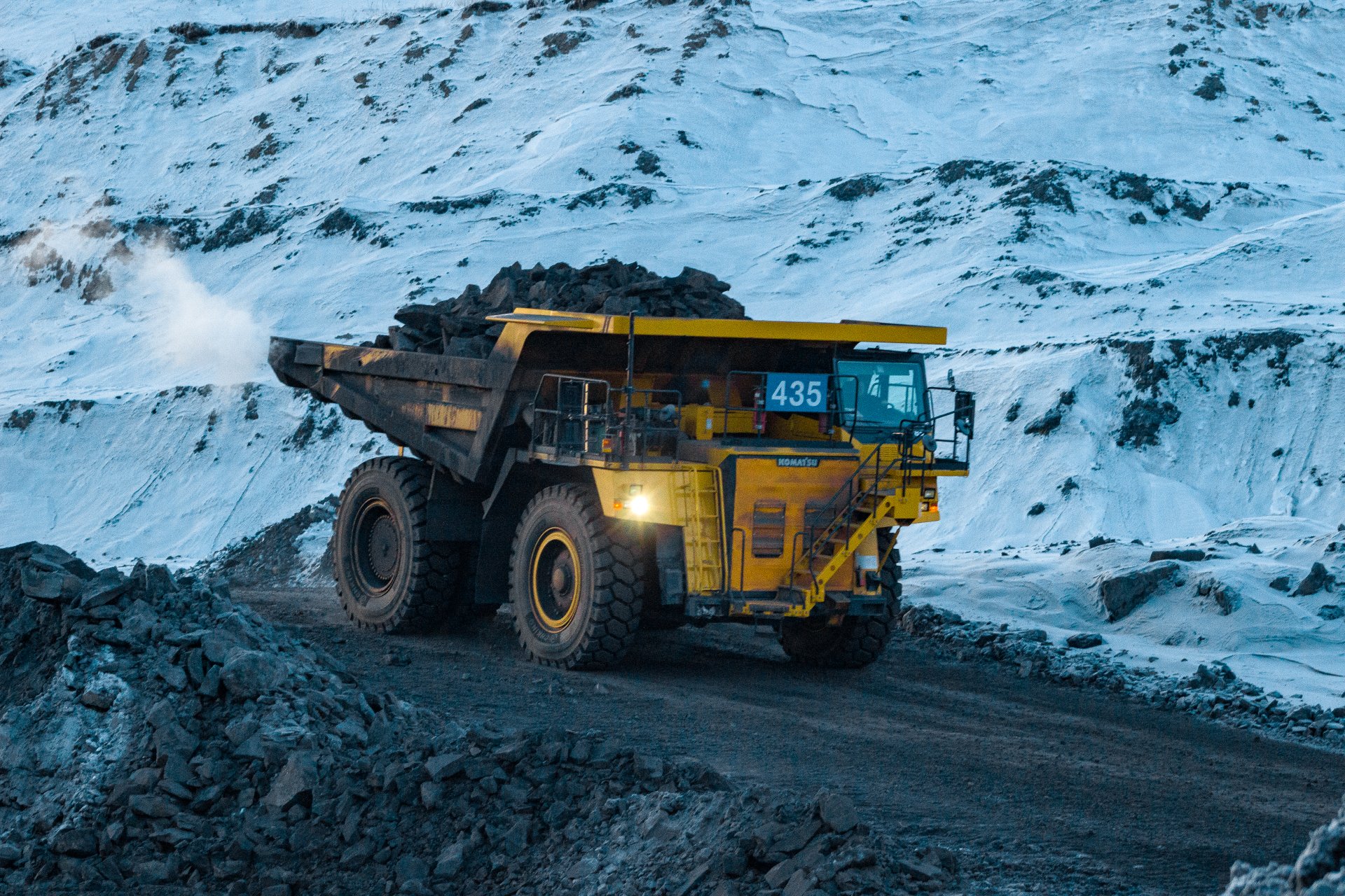 Heavy construction equipment at the Yunyaginsky coal mine.