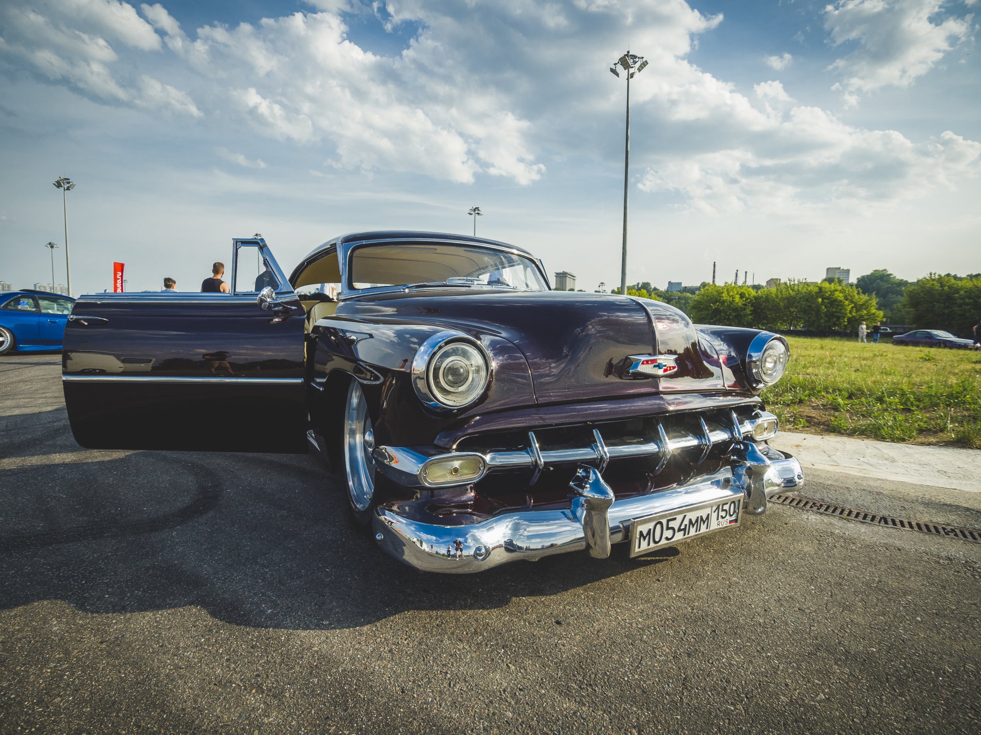 Among the huge number of modern cars, the festival always presents cars with a rich history. Chevrolet Bel Air Coupe 1954.