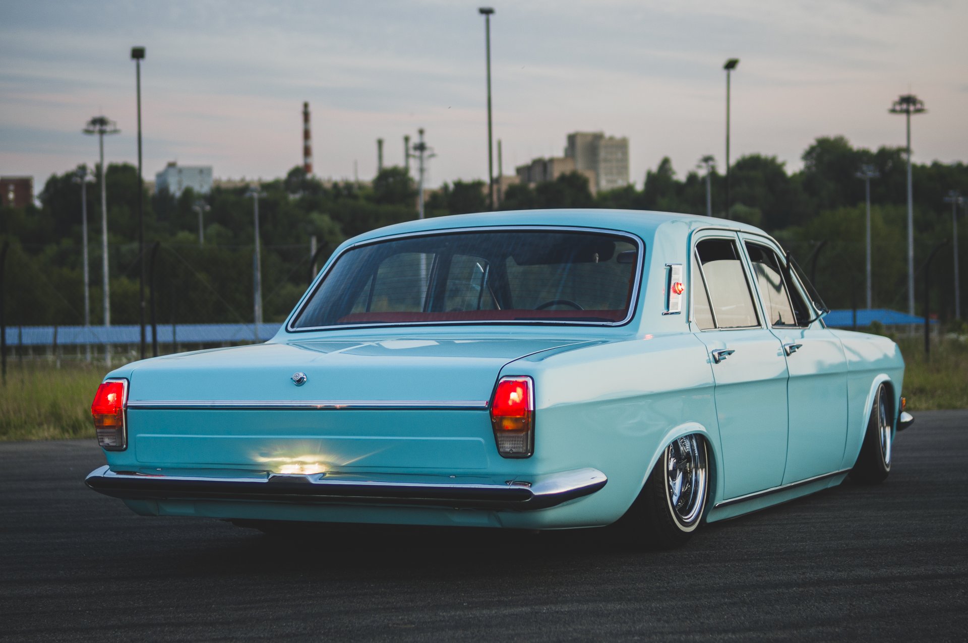 The legendary Soviet car GAZ-24 "Volga". One of the most striking projects at the festival. A combination of Soviet design and the main trends of car tuning.