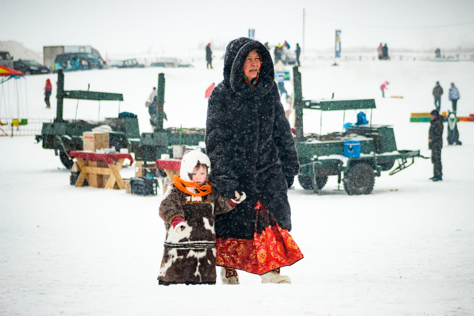 Reindeer herder’s children get used to the extremely low temperatures of the Far North from an early age.