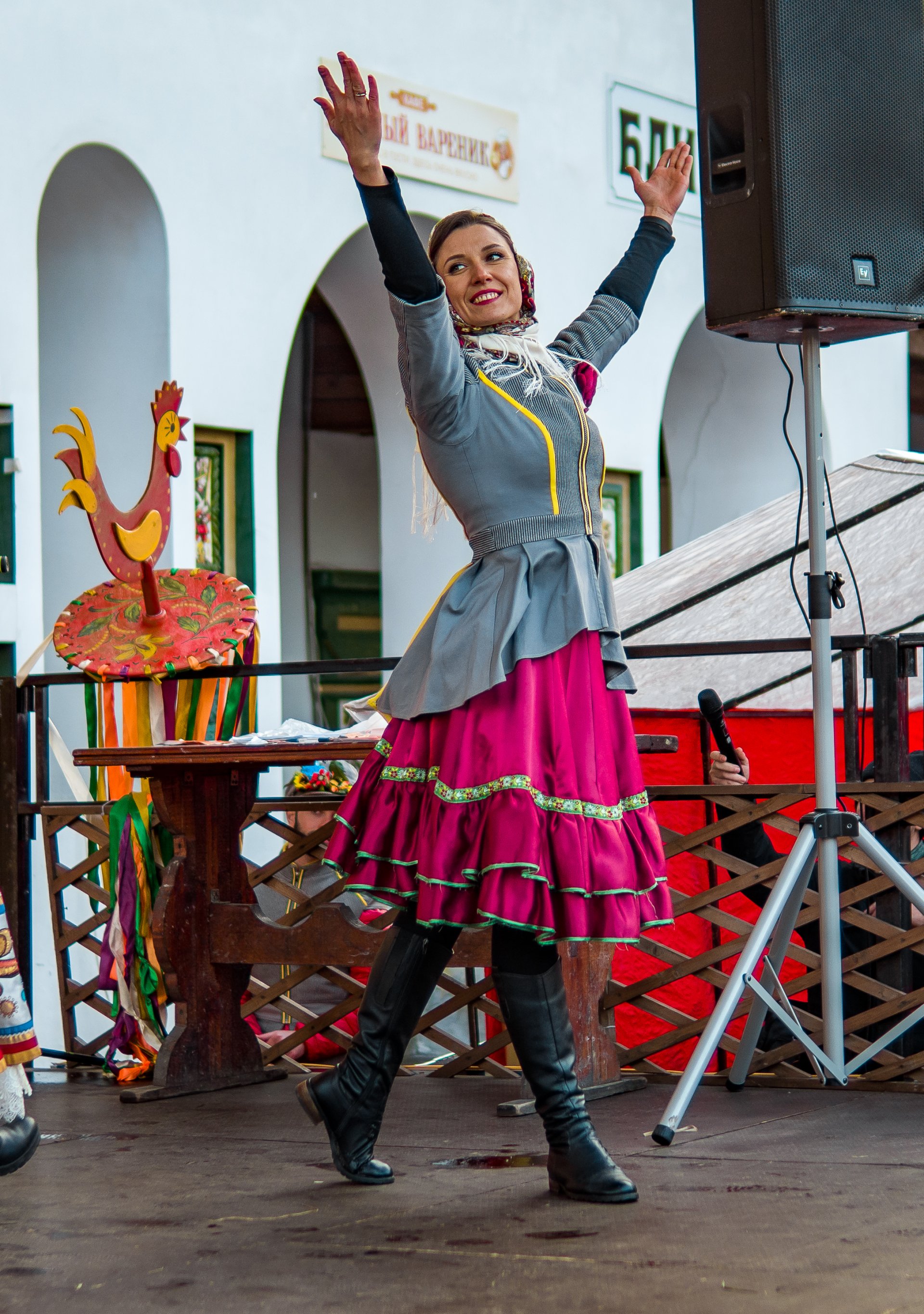 Performances of the national Russian show group «Paraskeva».