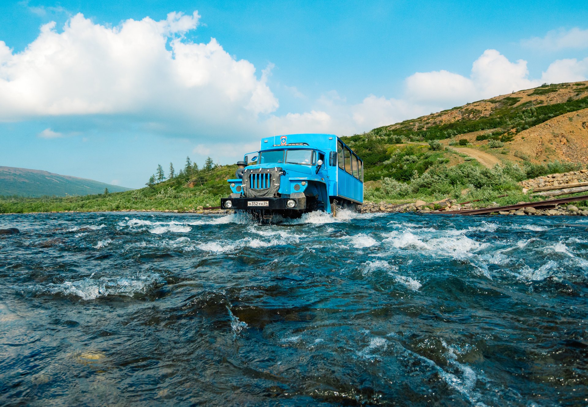 Russian cross-country vehicles are also used here for movement.