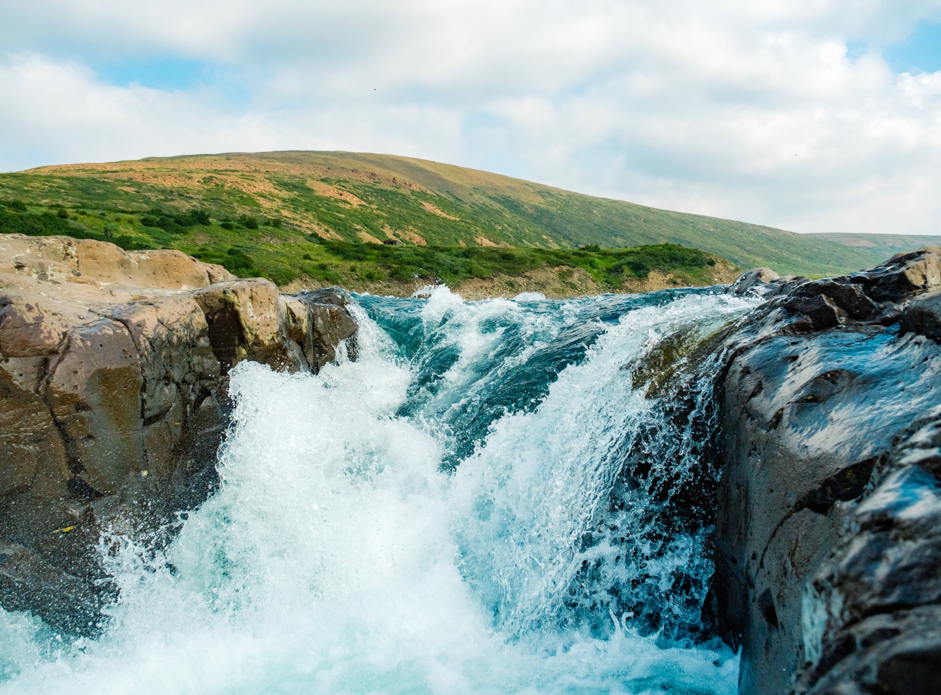 The Putorana plateau is called the land of thousands of lakes and waterfalls. Waterfall on the Ayakli River.